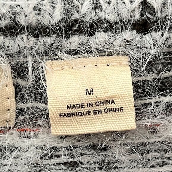 Anthropologie Sleeping on Snow Off-Shoulder Gray and White Sweater NWOT SZ M - Picture 8 of 11